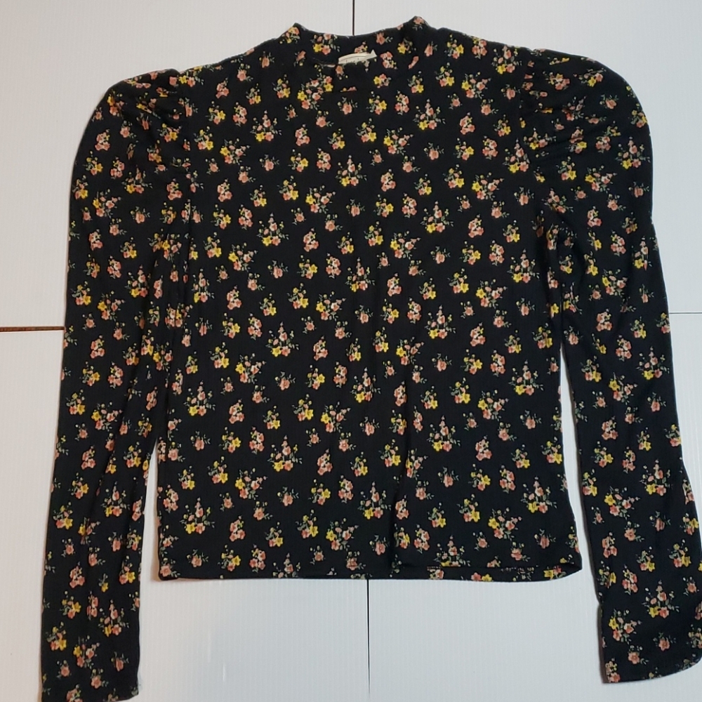 Free kisses long sleeve